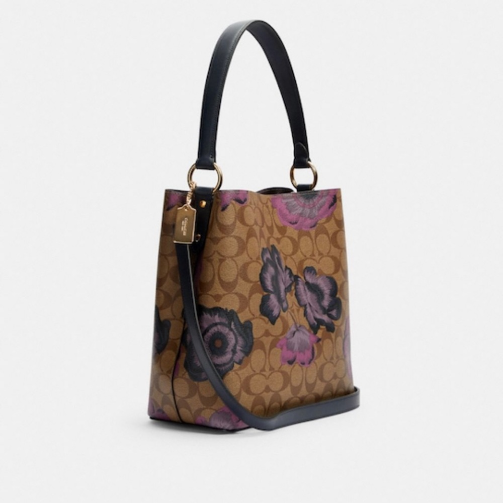 Coach Town Bucket Bag🌺